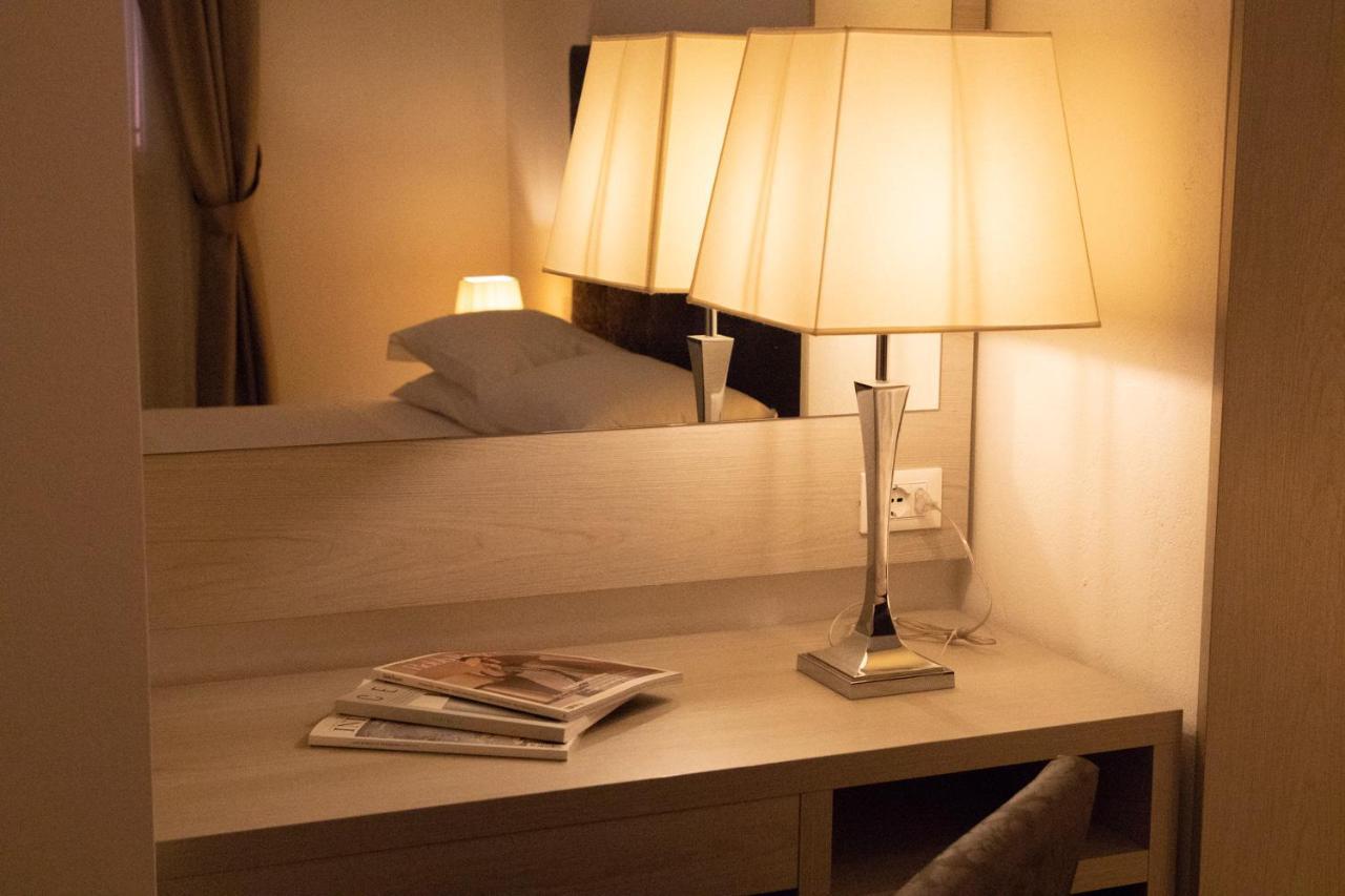 Re Enzo Hotel